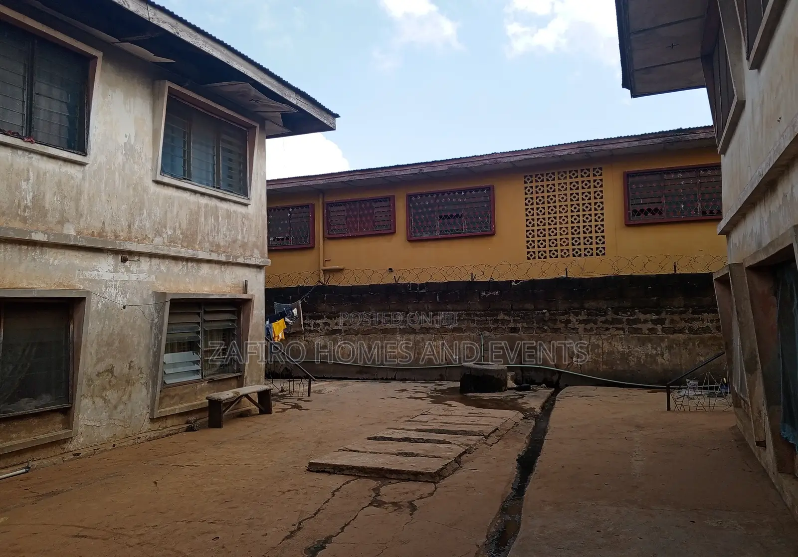 20bdrm House in Oke Ado for sale in Oke Ado