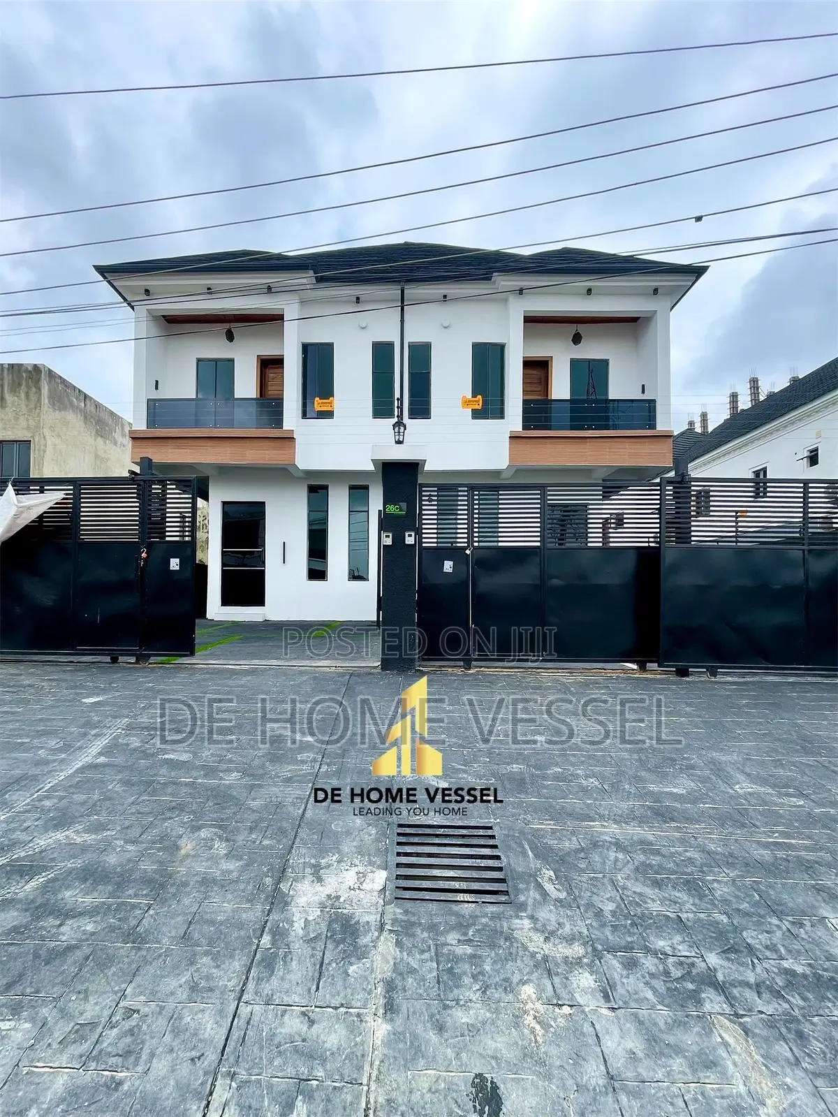 4bdrm Duplex in Agungi for sale in Agungi