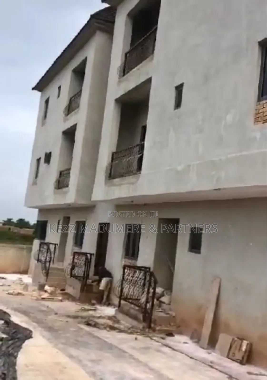 6bdrm Block of Flats in Premier, Port-Harcourt for sale in Port-Harcourt