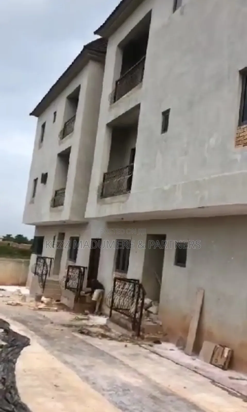 6bdrm Block of Flats in Premier, Port-Harcourt for sale in Port-Harcourt