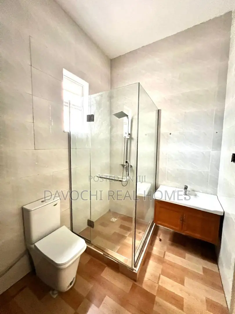 4bdrm Duplex in Ikota for rent in Ikota