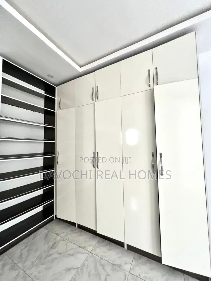 4bdrm Duplex in Ikota for rent in Ikota