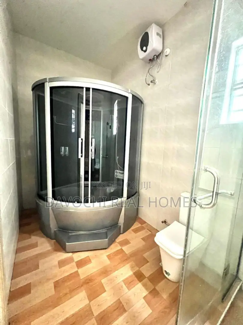 4bdrm Duplex in Ikota for rent in Ikota
