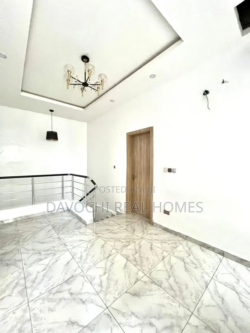 4bdrm Duplex in Ikota for rent in Ikota