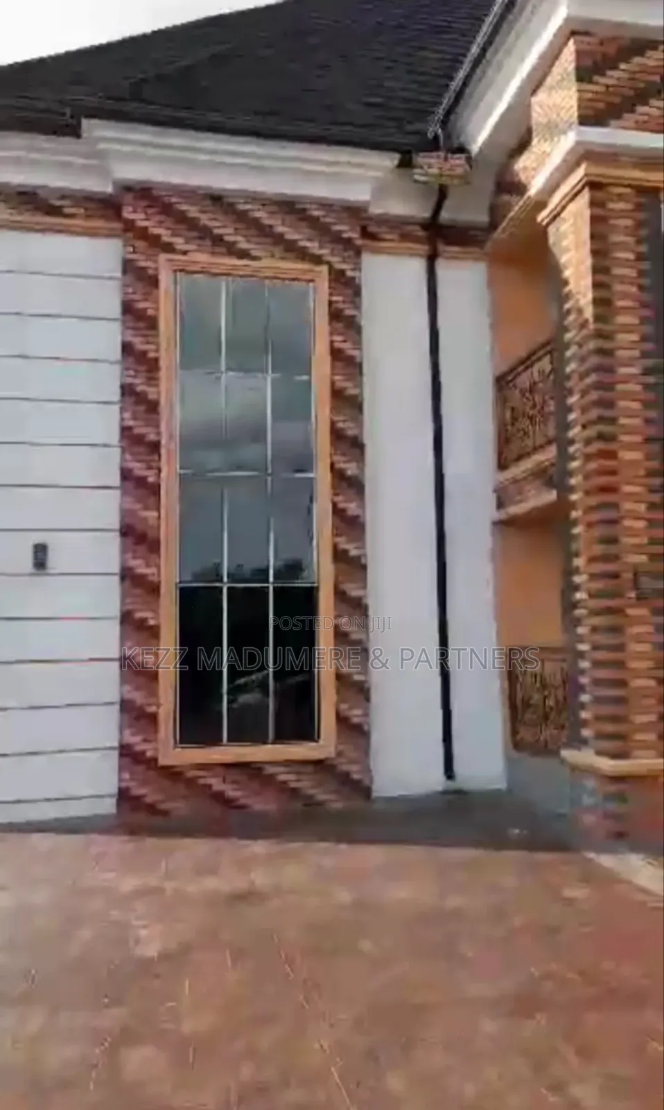 8bdrm Duplex in Ikenegbu Extension, for sale in Owerri