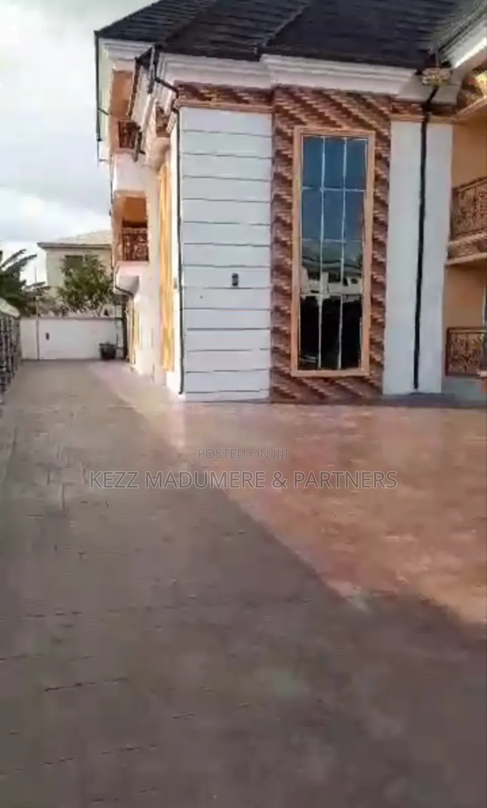 8bdrm Duplex in Ikenegbu Extension, for sale in Owerri