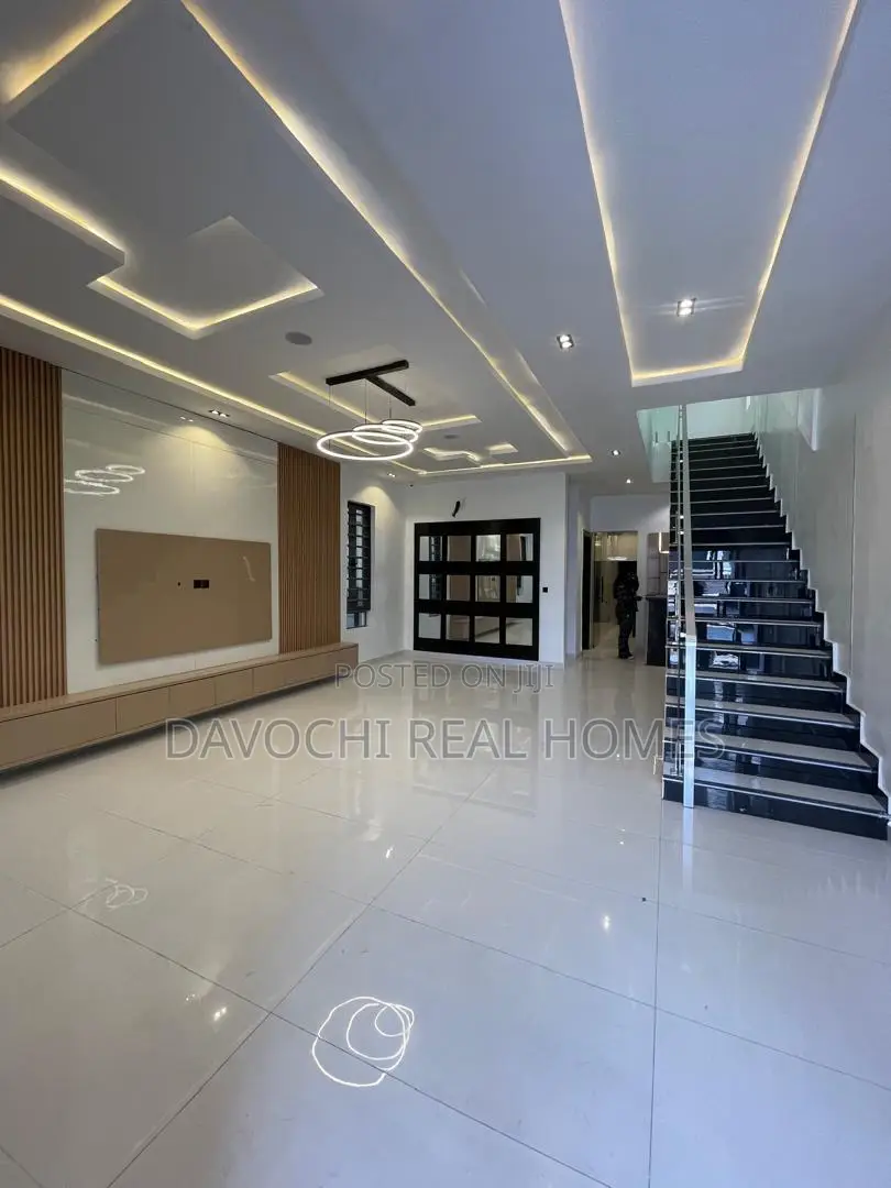5bdrm Duplex in Off Lekki-Epe Expressway for sale in Off Lekki-Epe Expressway