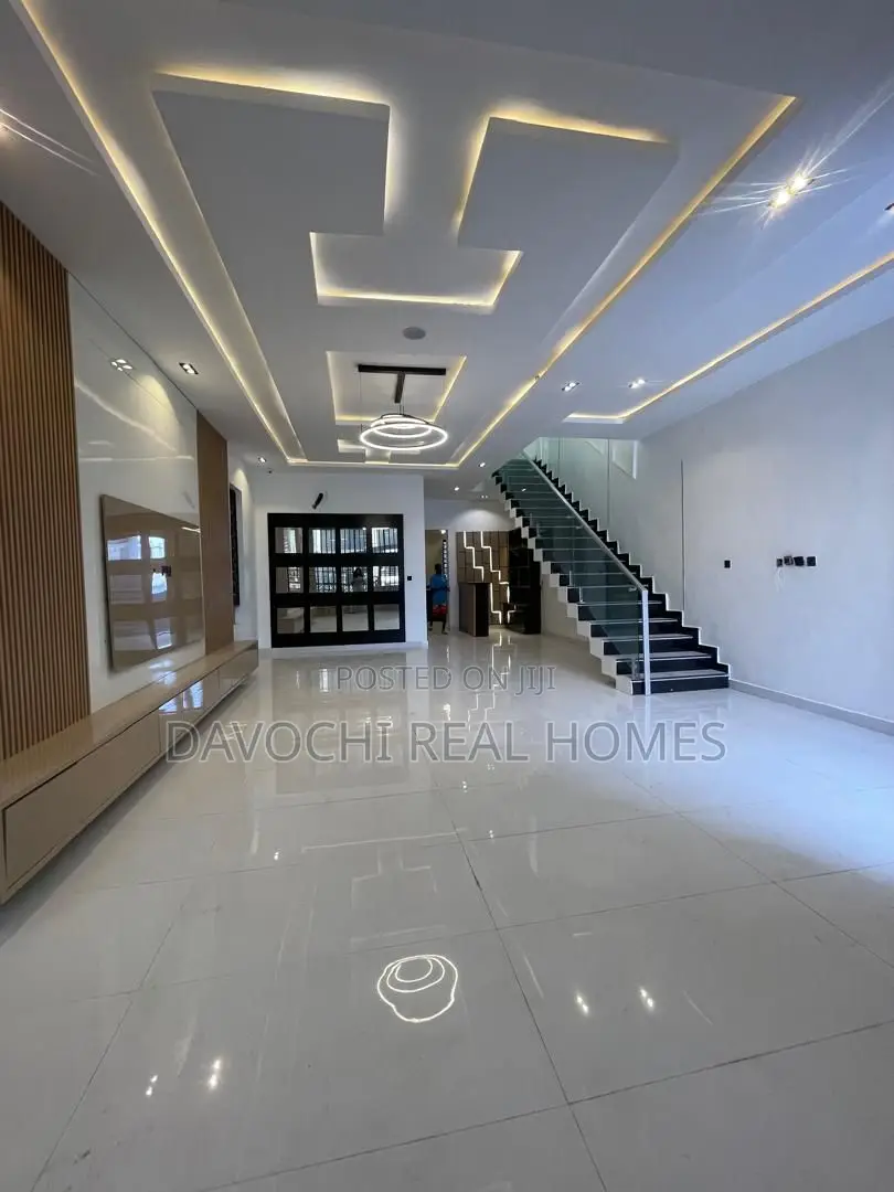 5bdrm Duplex in Off Lekki-Epe Expressway for sale in Off Lekki-Epe Expressway