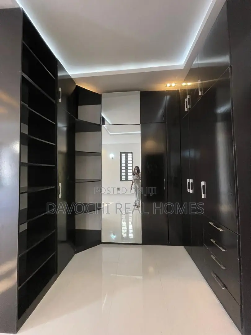 5bdrm Duplex in Off Lekki-Epe Expressway for sale in Off Lekki-Epe Expressway