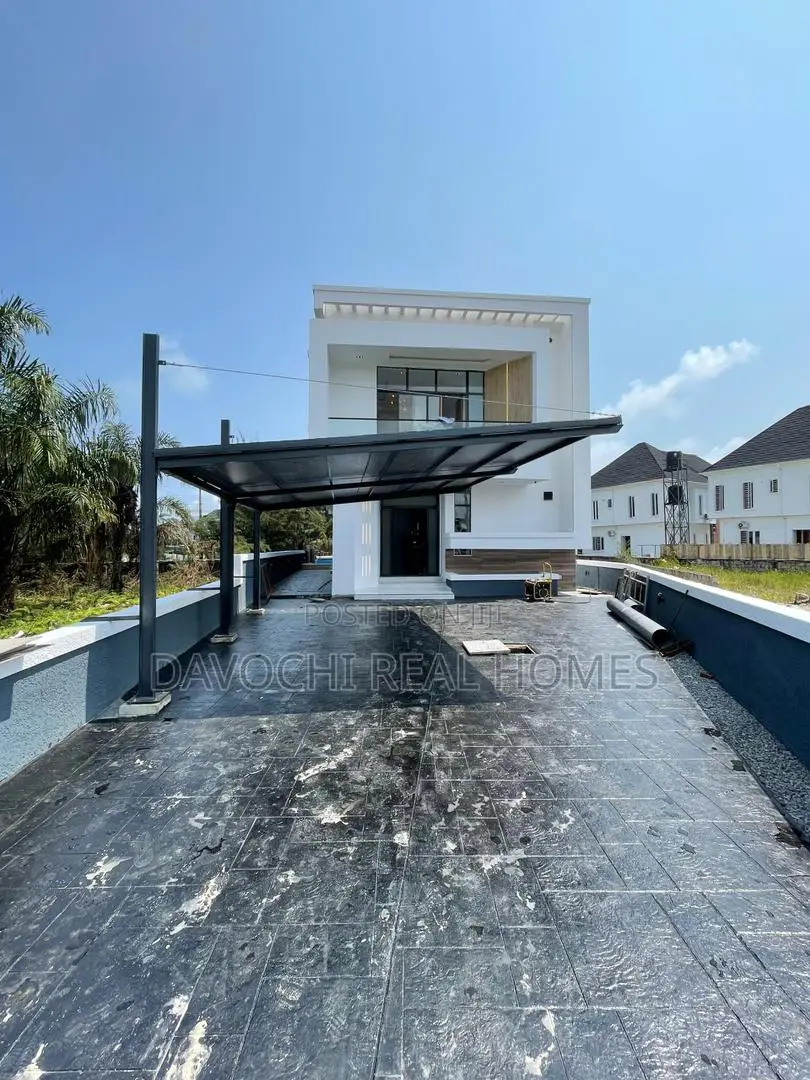 5bdrm Duplex in Ikota for sale in Ikota