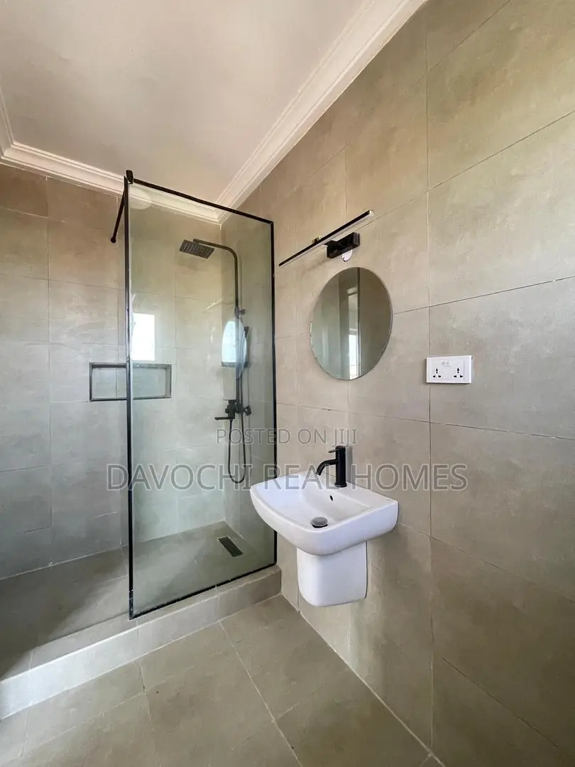 2bdrm Apartment in Off Lekki-Epe Expressway for sale in Off Lekki-Epe Expressway