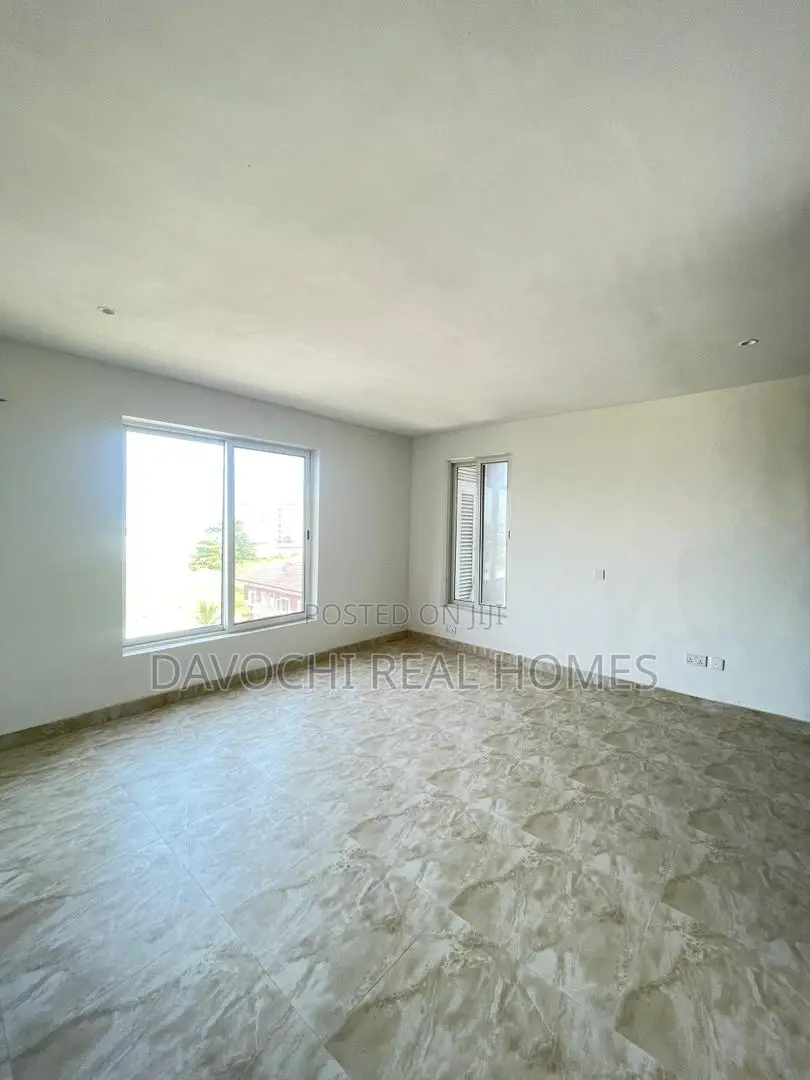 2bdrm Apartment in Off Lekki-Epe Expressway for sale in Off Lekki-Epe Expressway