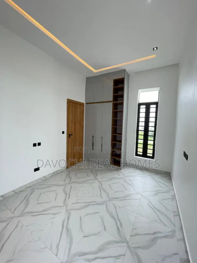 4bdrm Duplex in Lekki Phase 2 for sale in Lekki Phase 2