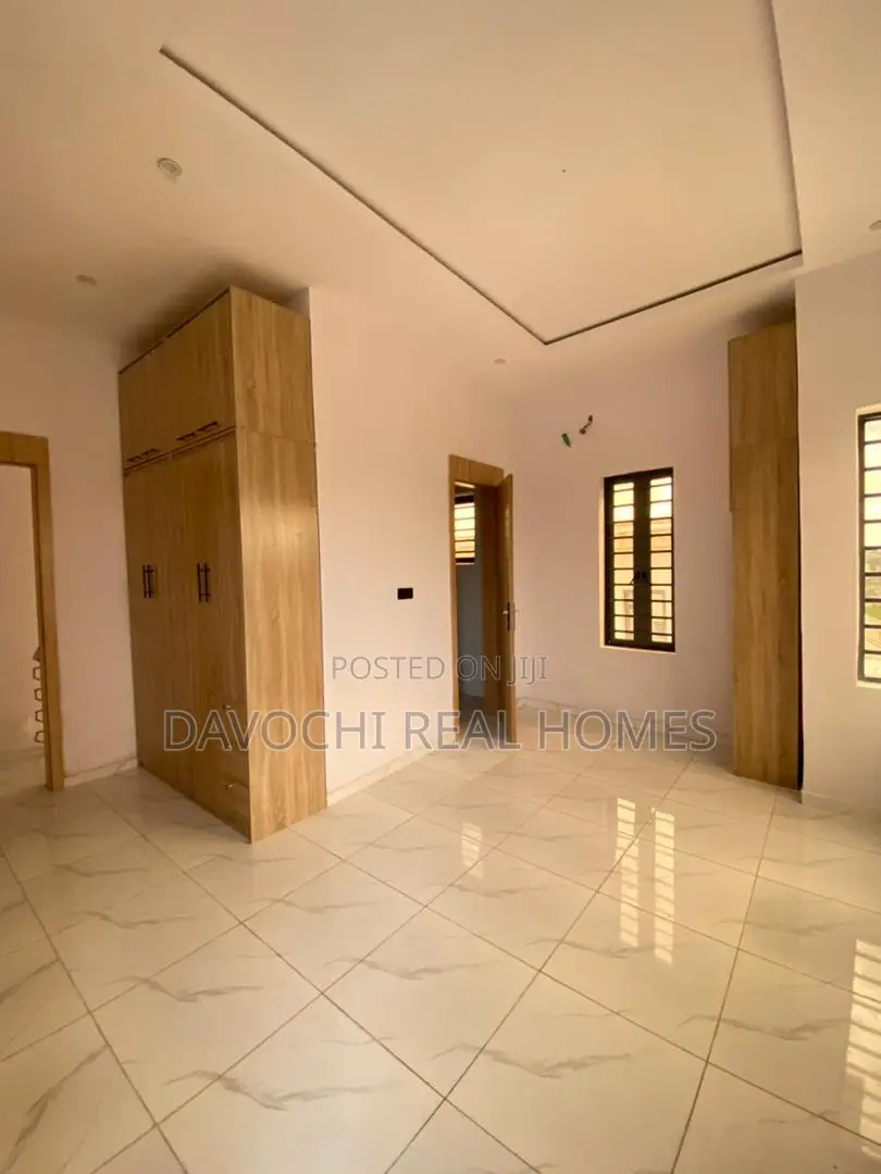 5bdrm Duplex in Off Lekki-Epe Expressway for sale in Off Lekki-Epe Expressway