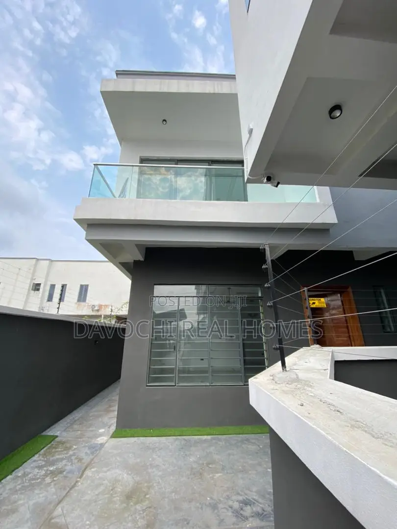 4bdrm Duplex in Lekki Phase 2 for sale in Lekki Phase 2