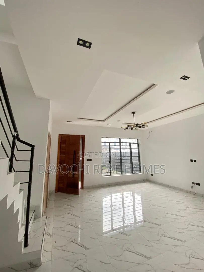 4bdrm Duplex in Lekki Phase 2 for sale in Lekki Phase 2