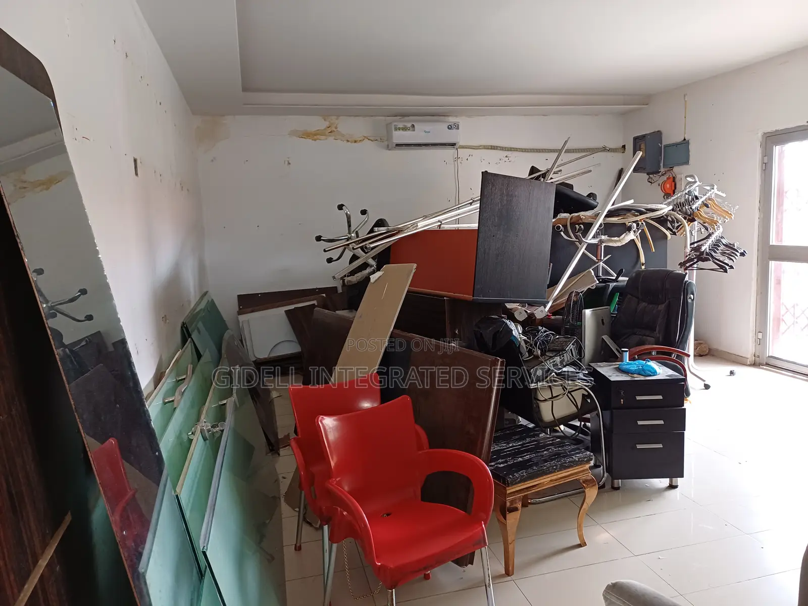 45sqm Office Space on the Second Floor in Wuse 2