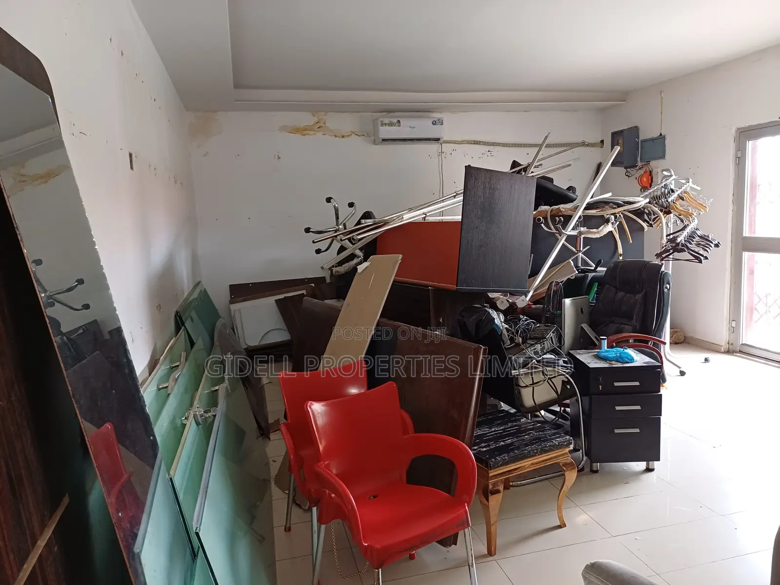 45sqm Office Space on the Second Floor in Wuse 2