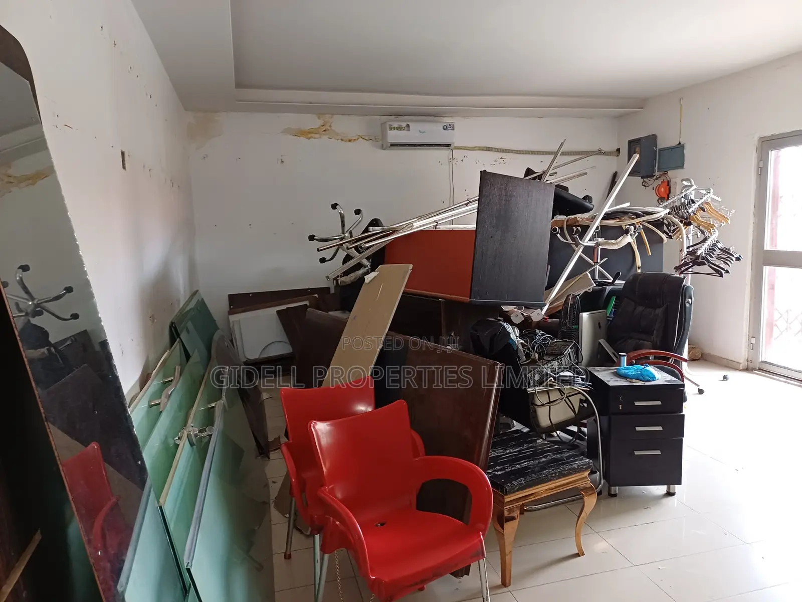 45sqm Office Space on the Second Floor in Wuse 2