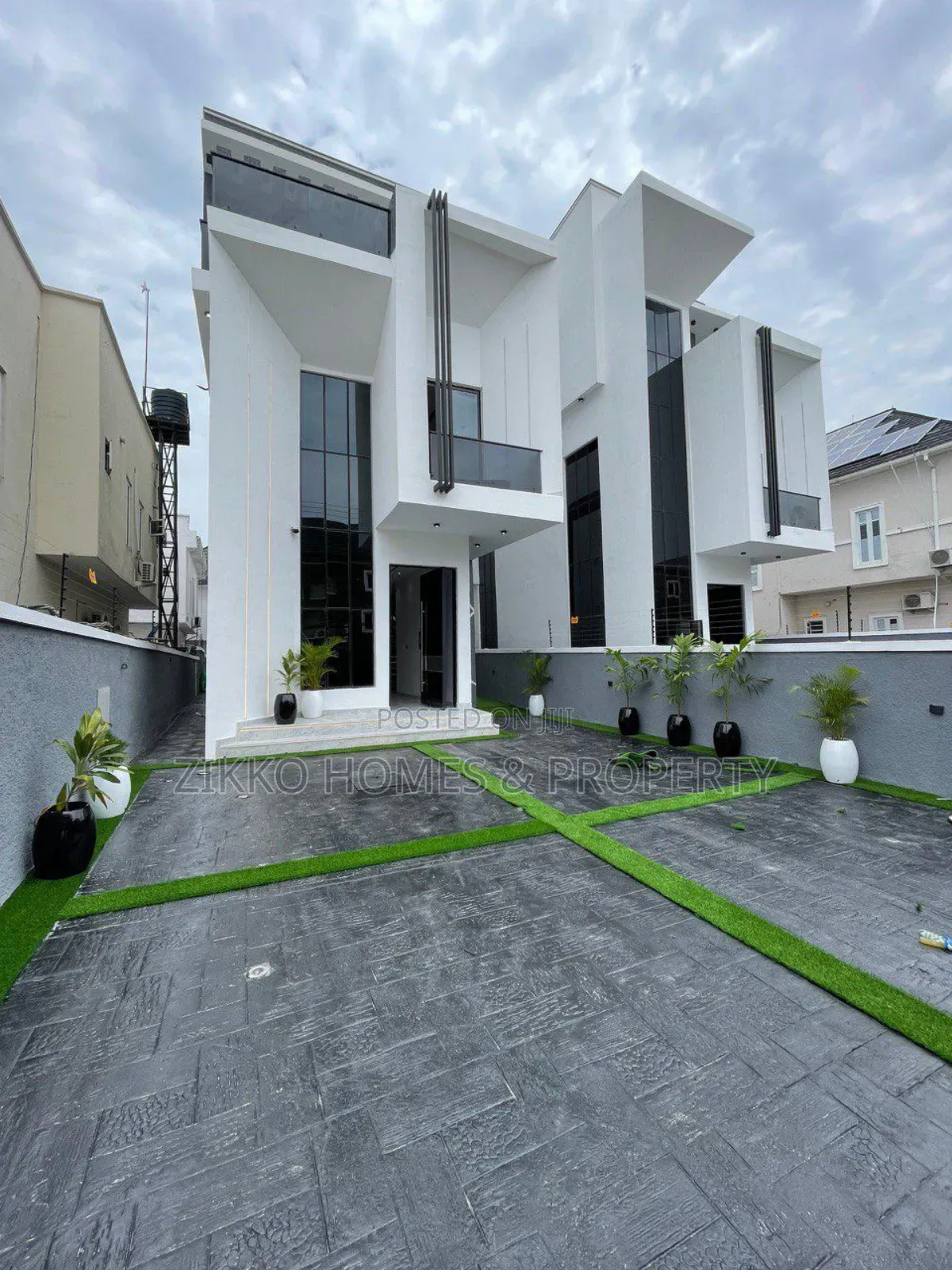 5bdrm Duplex in Osapa London, Lekki Phase 1 for sale in Lekki Phase 1