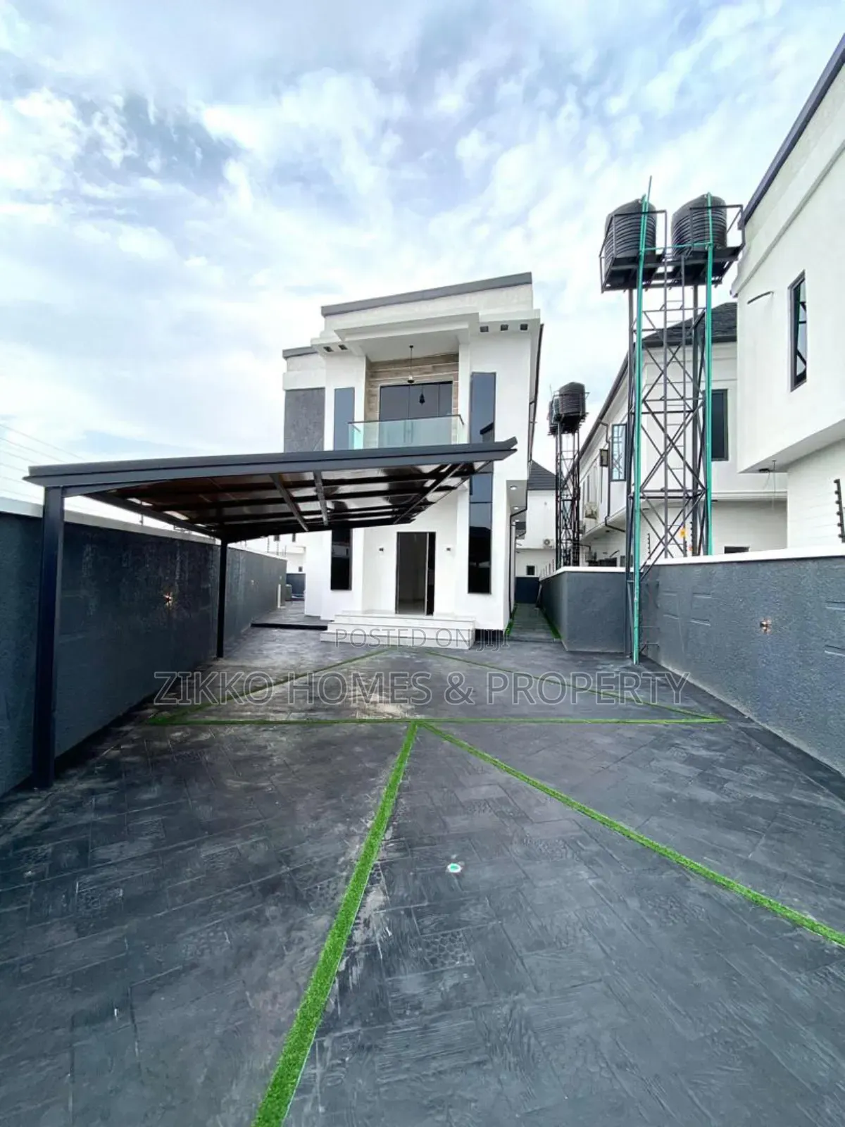 4bdrm Duplex in Ikota Villa for sale in Ikota