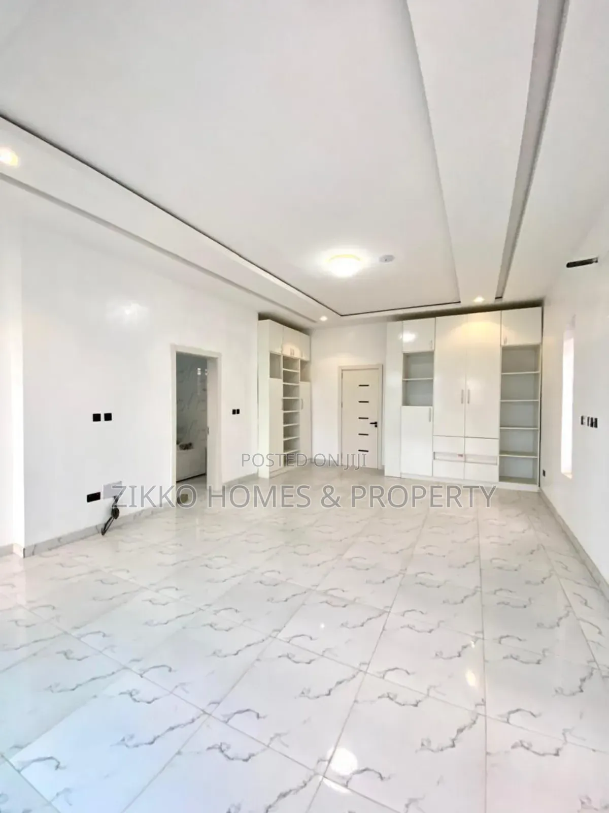 4bdrm Duplex in Ikota Villa for sale in Ikota