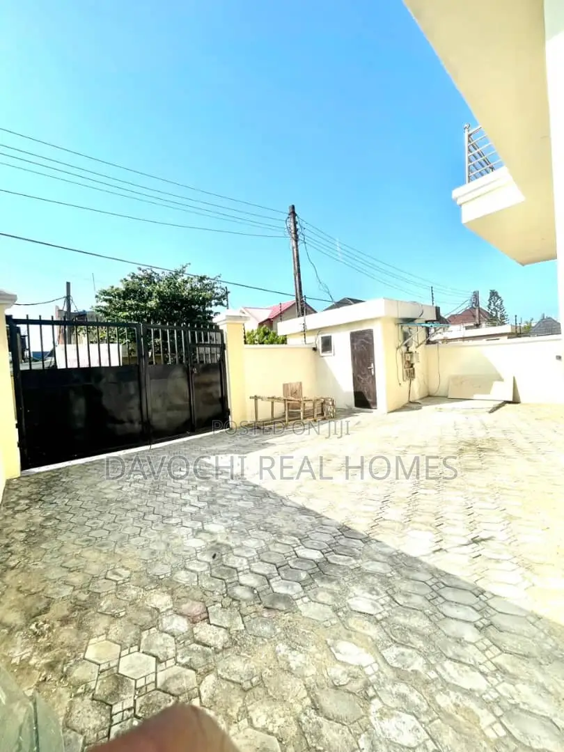 5bdrm Duplex in Ikota for rent in Ikota