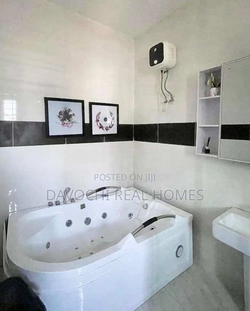 Furnished 4bdrm Duplex in Chevron for rent in Chevron