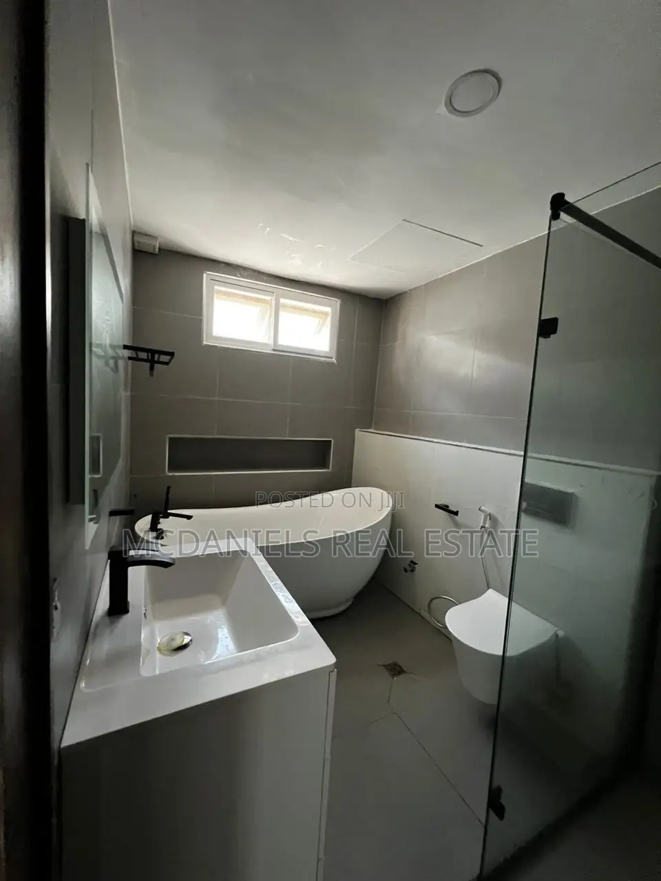 4bdrm Duplex in Lekki Phase 1 for rent in Lekki Phase 1
