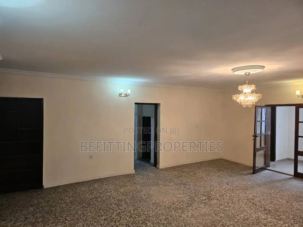 3bdrm Block of Flats in Ikeja for rent in Ikeja