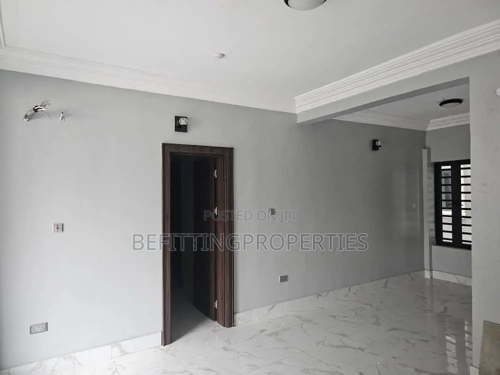 3bdrm Block of Flats in Ikeja for rent in Ikeja