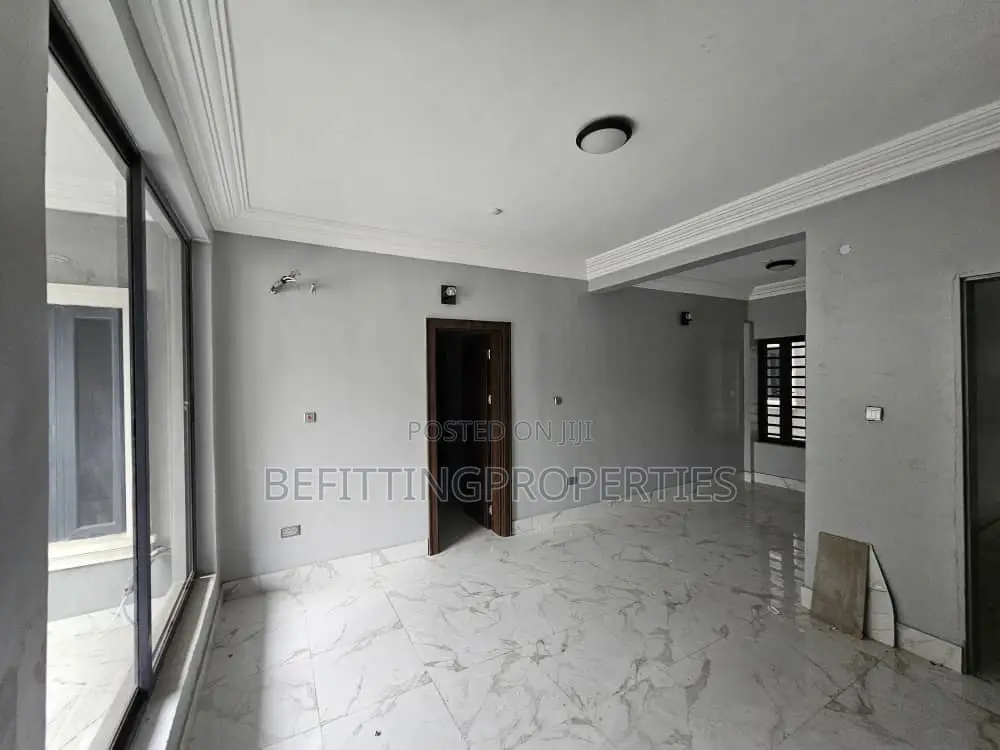 3bdrm Block of Flats in Ikeja for rent in Ikeja