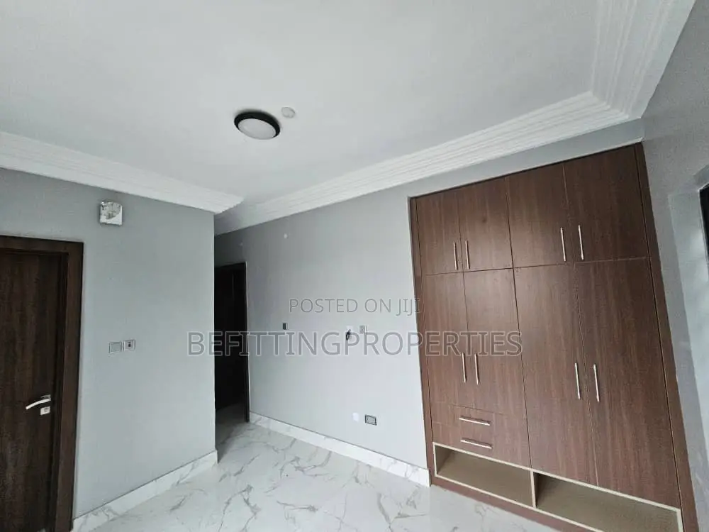 3bdrm Block of Flats in Ikeja for rent in Ikeja