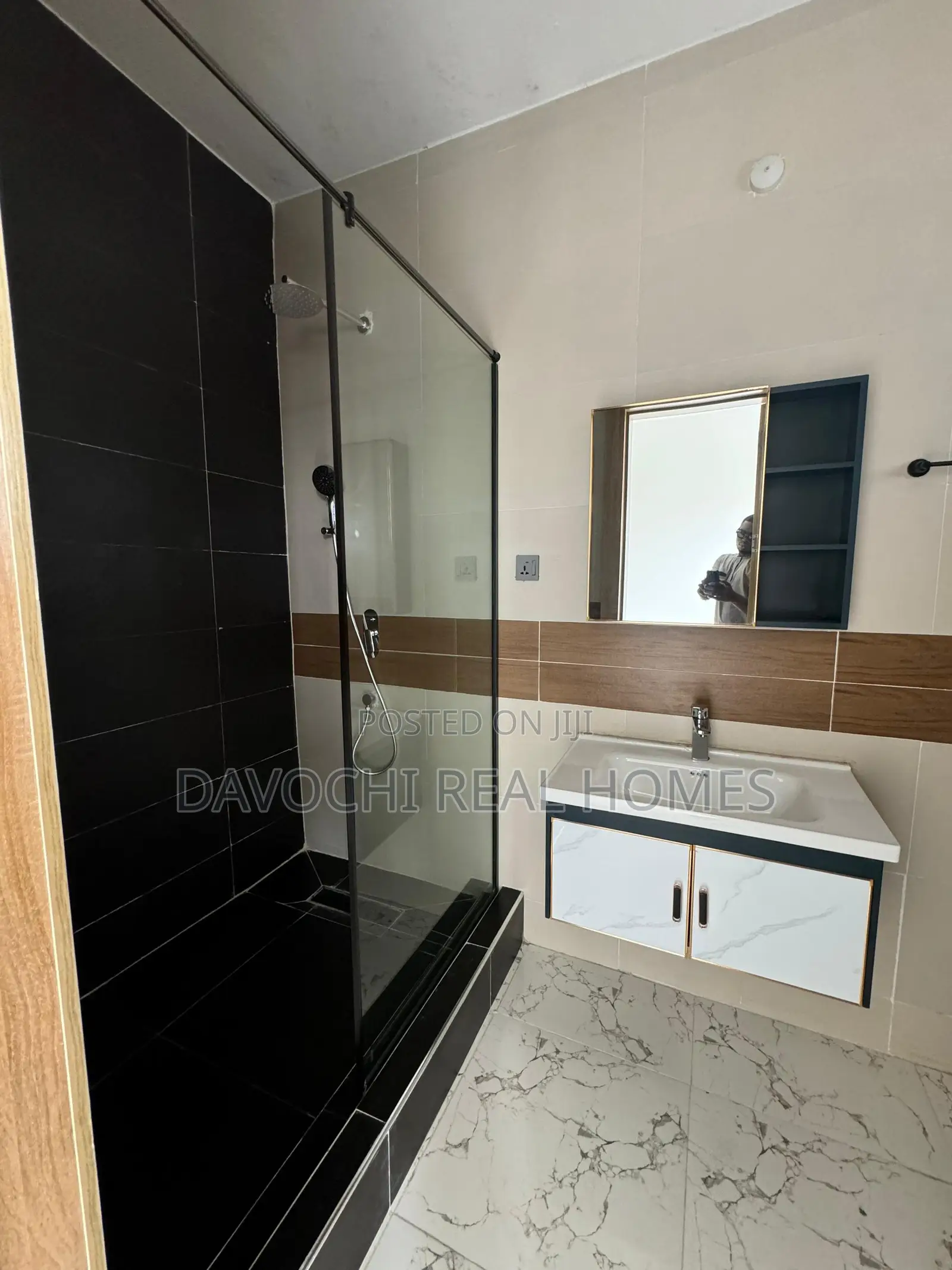 3bdrm Apartment in Chevron for rent in Chevron