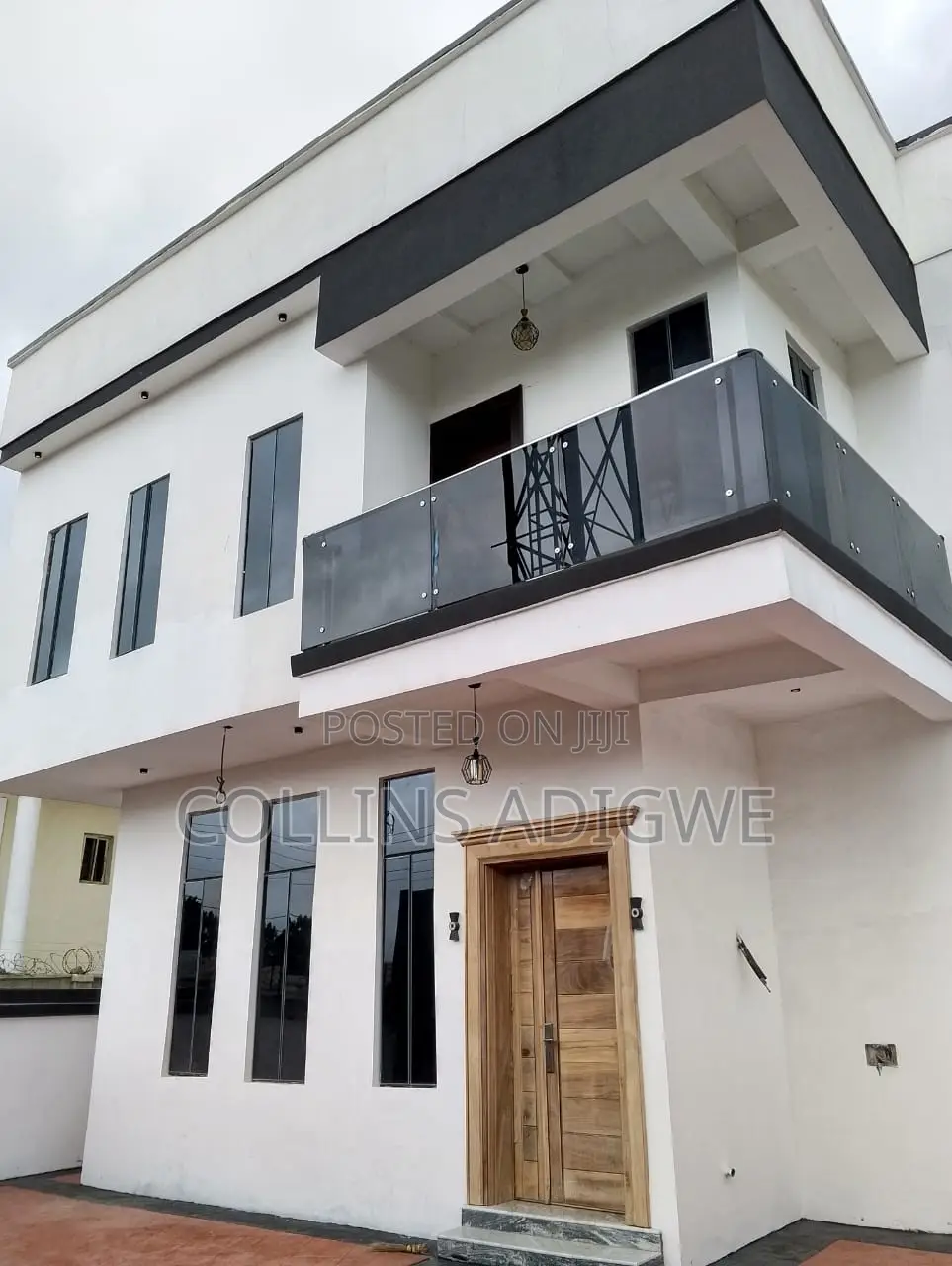 5bdrm Duplex in Thomas Estate Ext for sale in Thomas Estate
