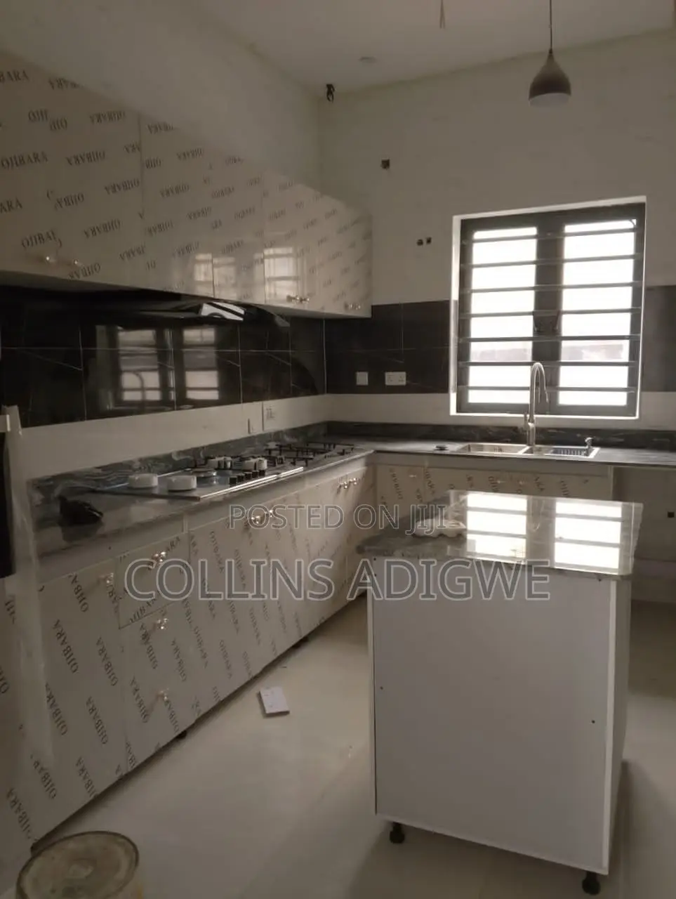 5bdrm Duplex in Thomas Estate Ext for sale in Thomas Estate