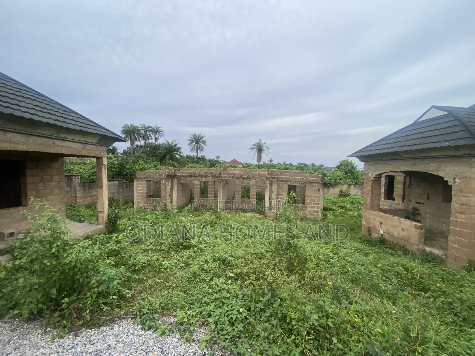 8bdrm Bungalow in Elewuro , Akobo for sale in Akobo