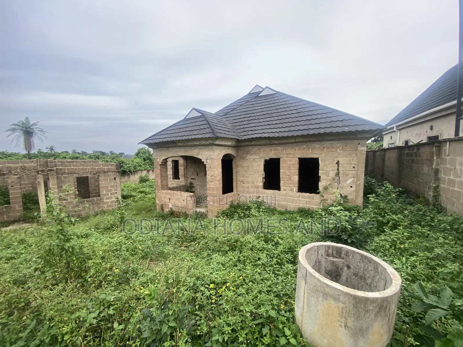 8bdrm Bungalow in Elewuro , Akobo for sale in Akobo
