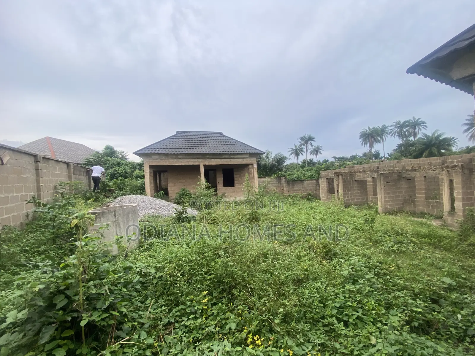 8bdrm Bungalow in Elewuro , Akobo for sale in Akobo