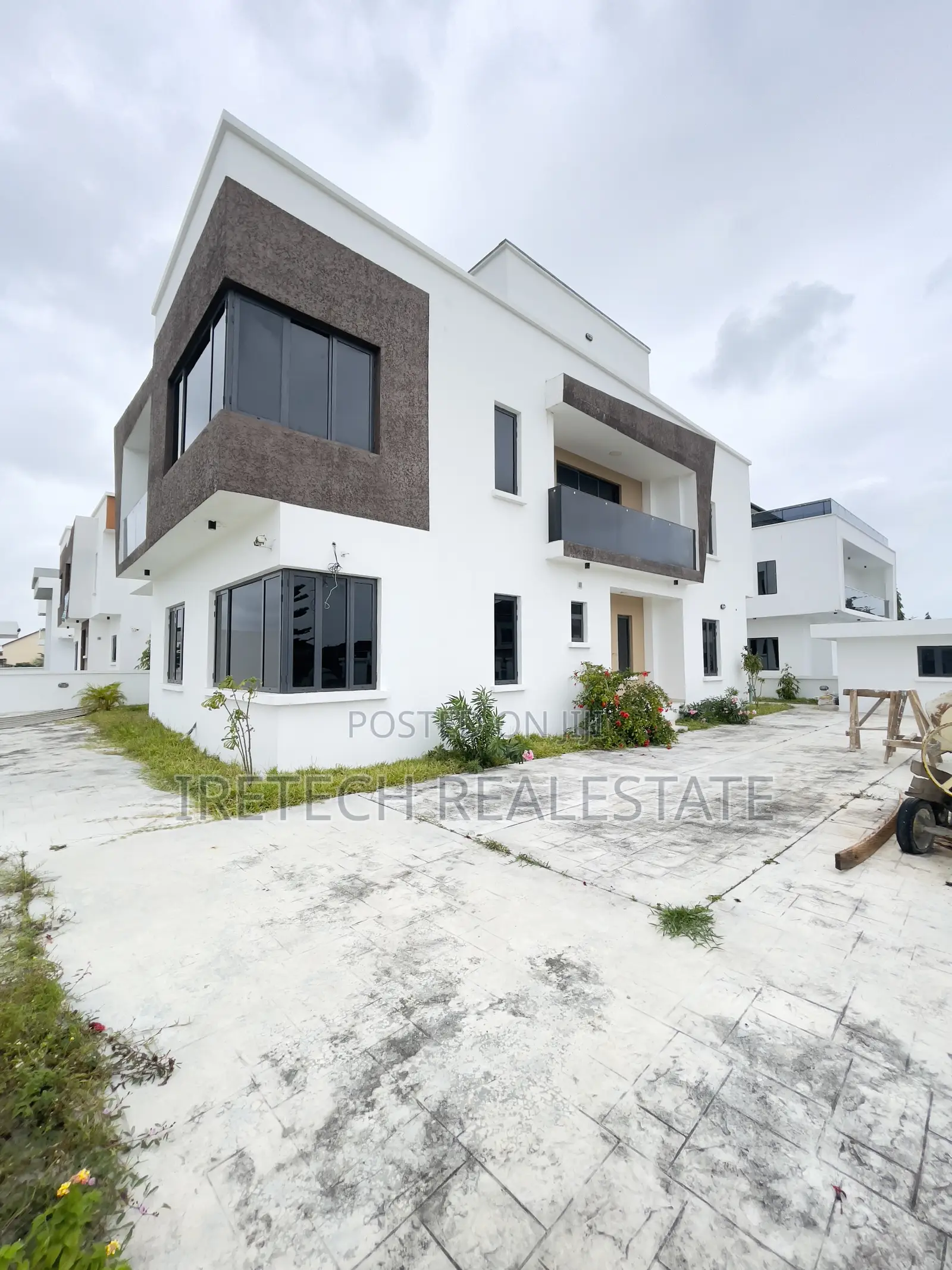 4bdrm Duplex in Ajah Royal Garden, Lekki for sale in Lekki