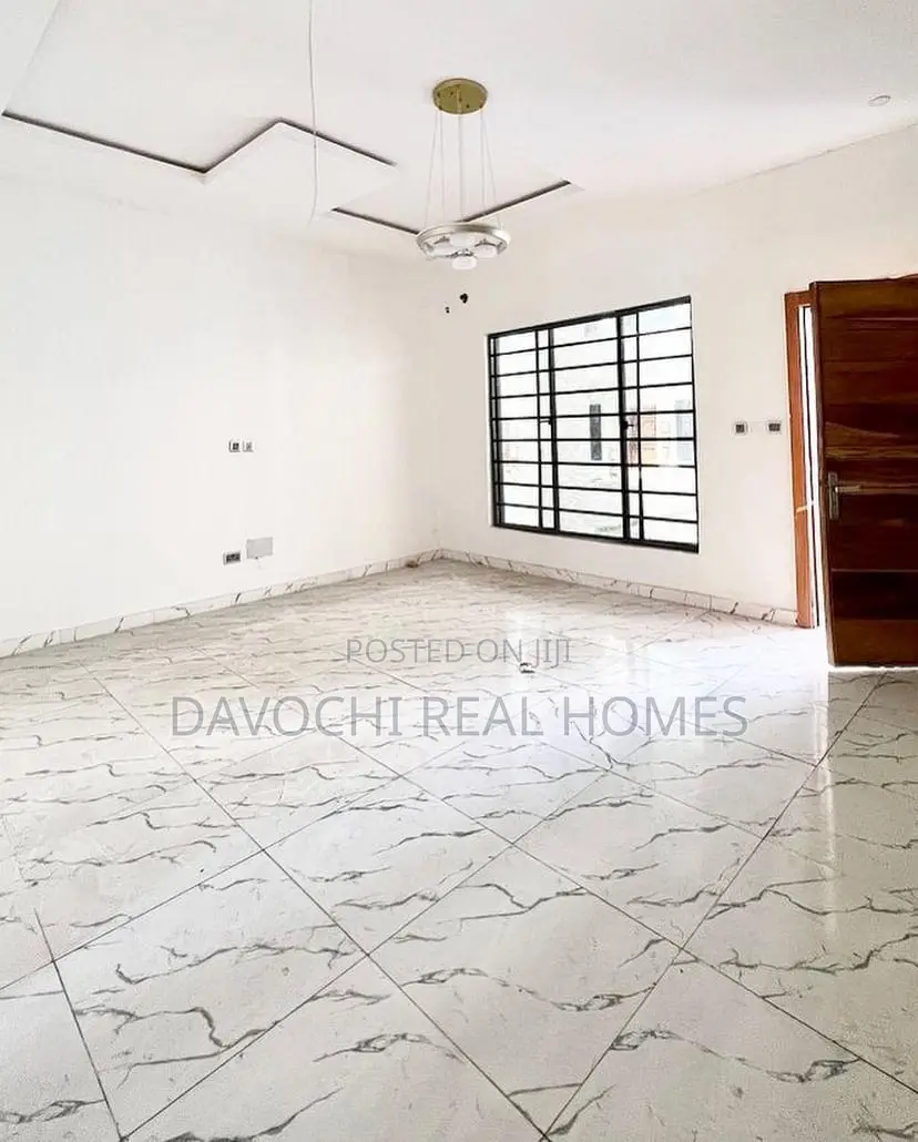 4bdrm Duplex in Ikota for rent in Ikota