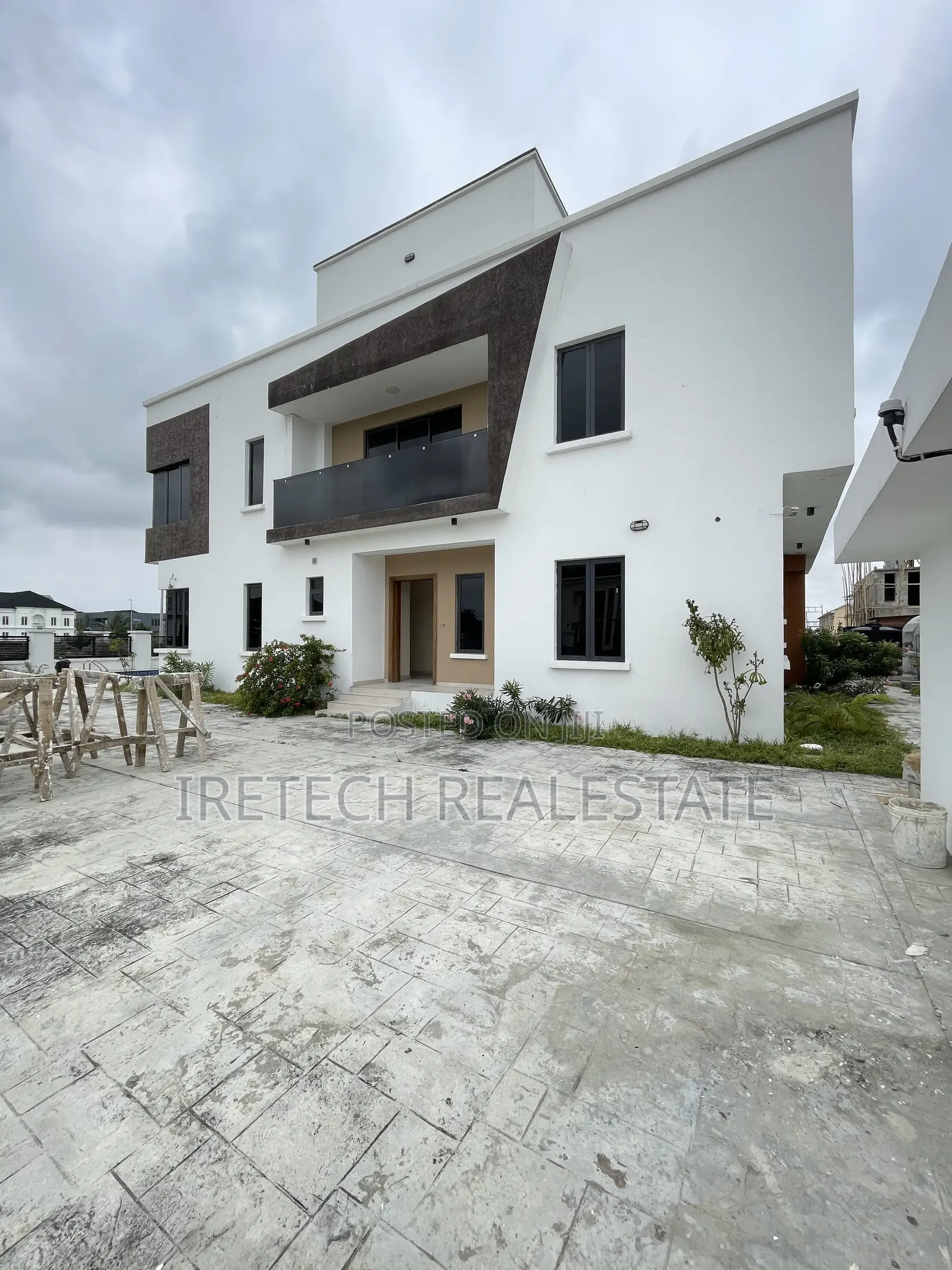 4bdrm Duplex in Ajah Royal Garden, Lekki for sale in Lekki