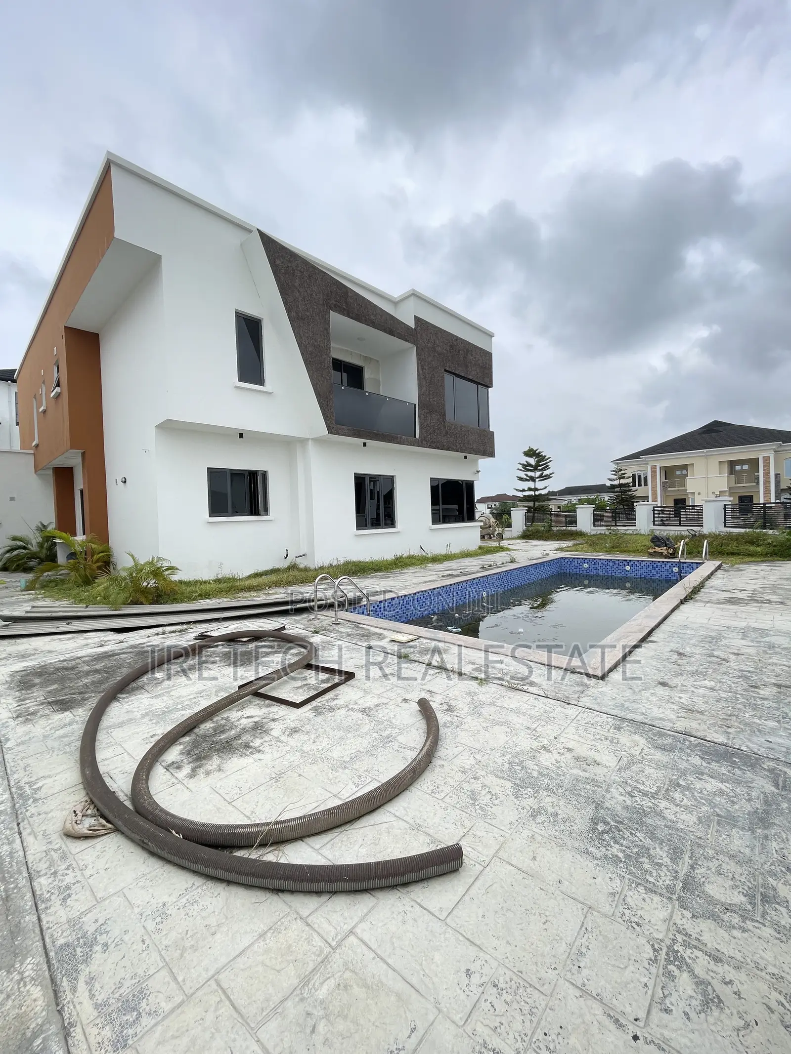 4bdrm Duplex in Ajah Royal Garden, Lekki for sale in Lekki