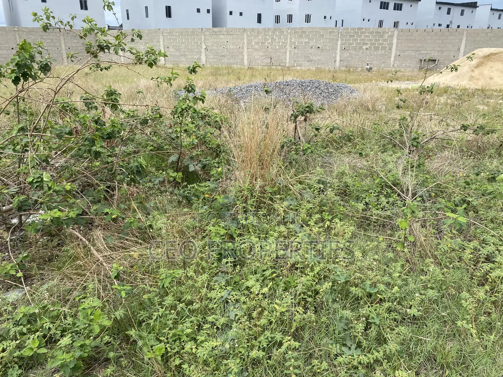 700sqm (Governors Consent) Corner Piece at Fola Oshibo Lekki Phase1 in Lekki Phase 1