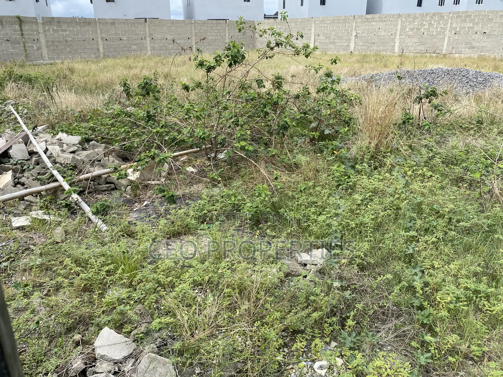 700sqm (Governors Consent) Corner Piece at Fola Oshibo Lekki Phase1 in Lekki Phase 1