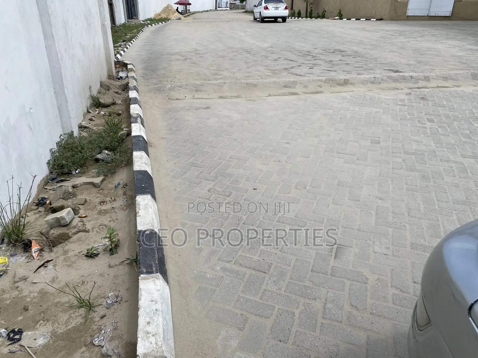 700sqm (Governors Consent) Corner Piece at Fola Oshibo Lekki Phase1 in Lekki Phase 1
