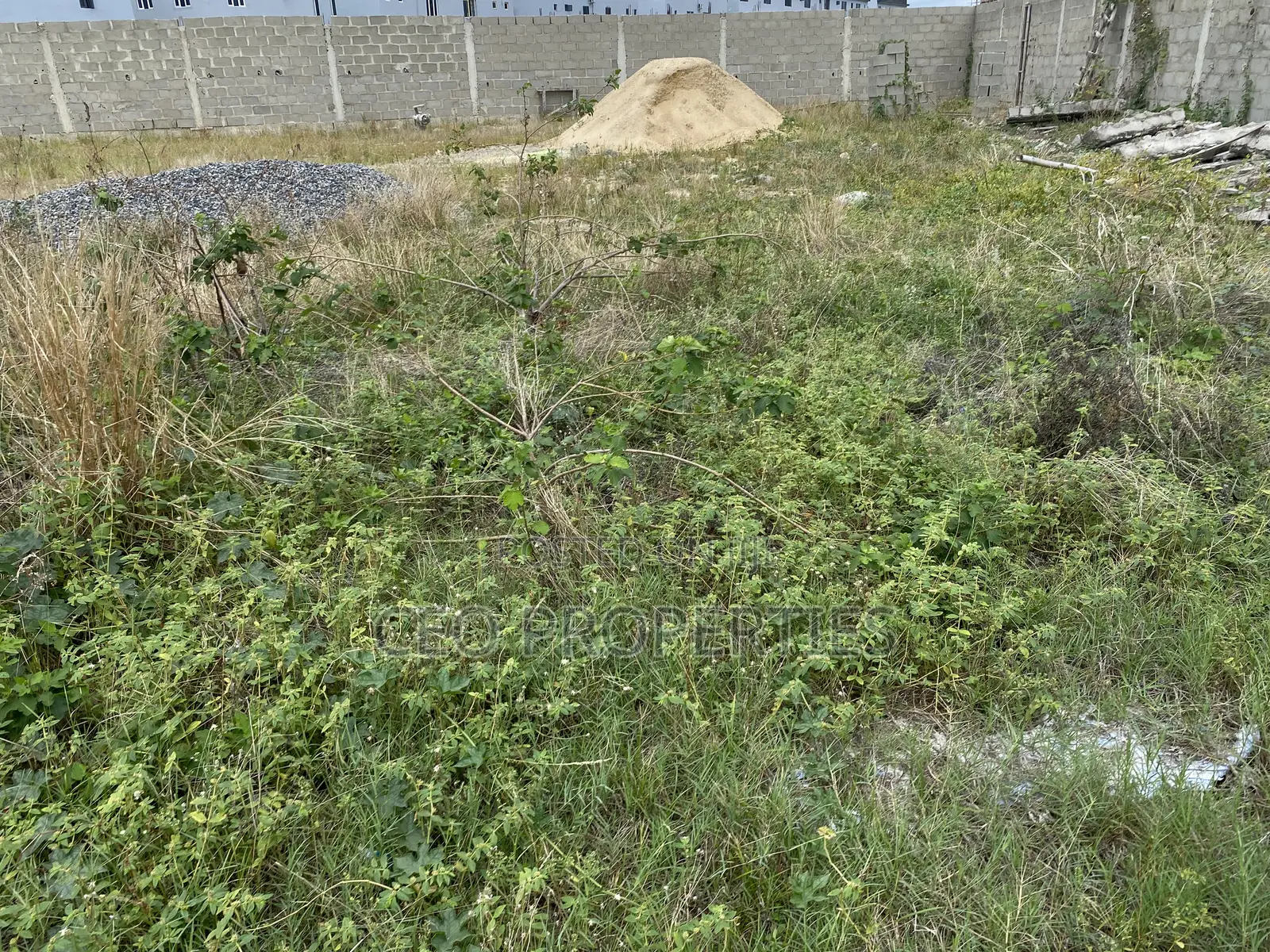 700sqm (Governors Consent) Corner Piece at Fola Oshibo Lekki Phase1 in Lekki Phase 1