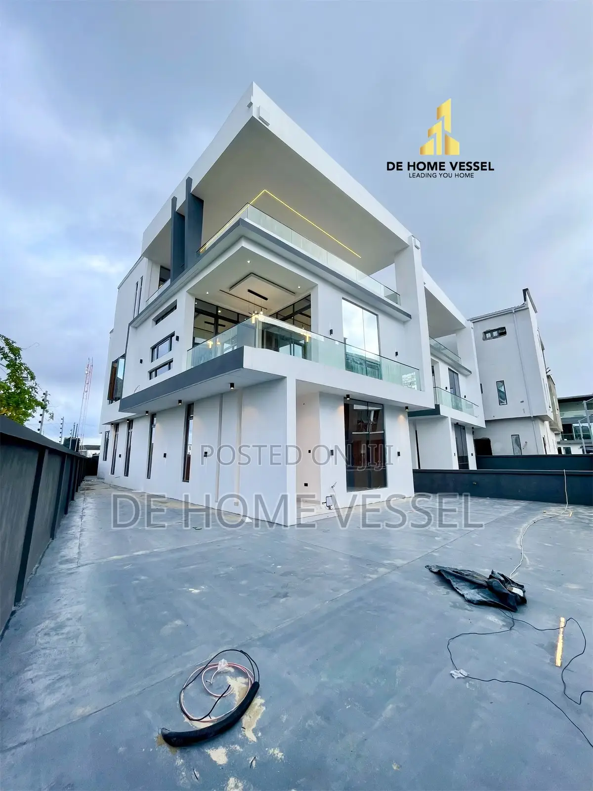 4bdrm House in Osapa london for sale in Osapa london