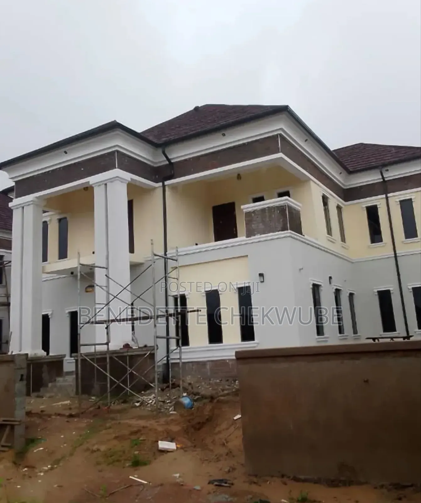 5bdrm Duplex in Nut Road Lugbe for sale in Lugbe District