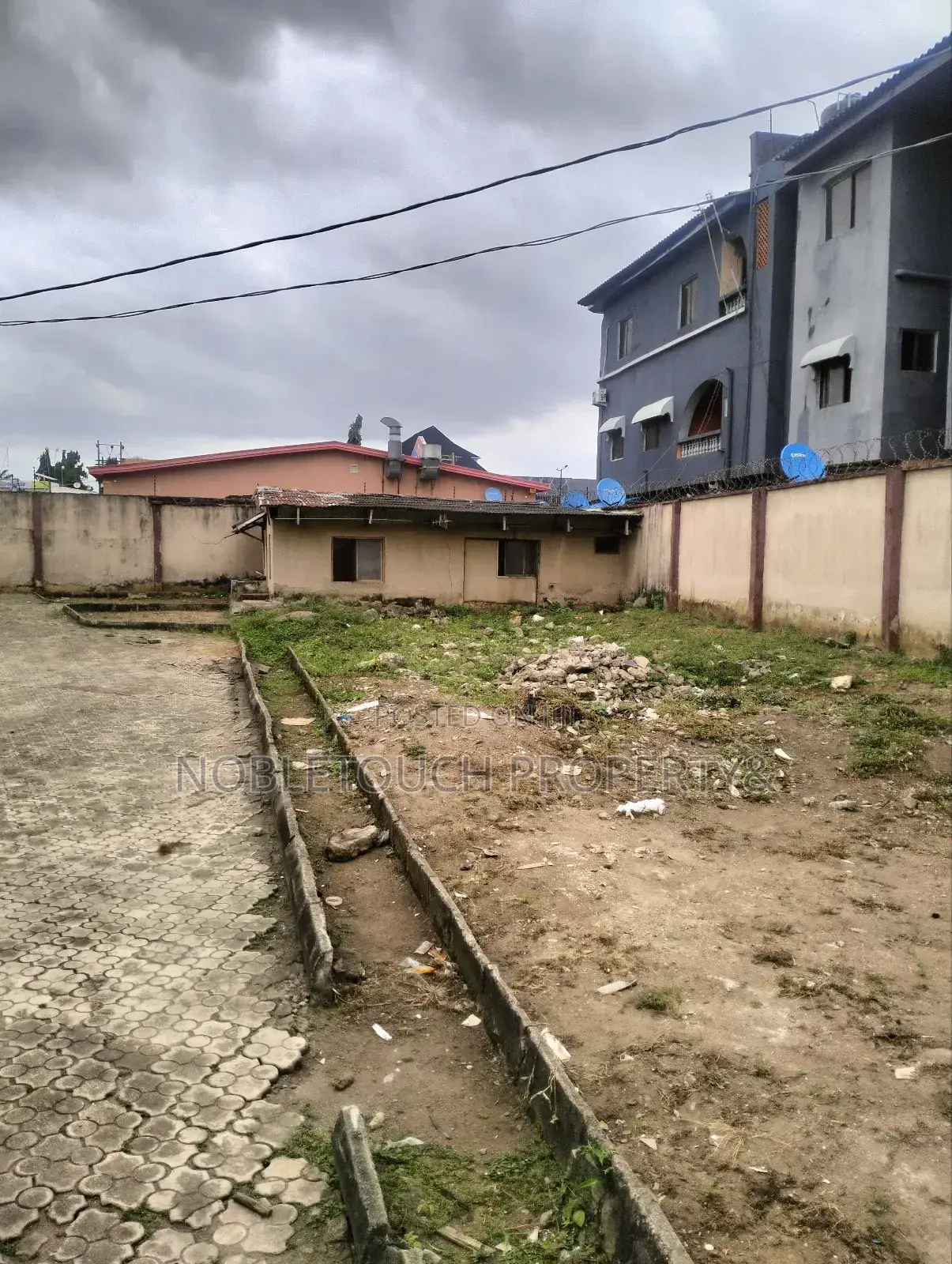 3bdrm Block of Flats in Egbeda Lagos, Iseri Olofin for sale in Iseri Olofin